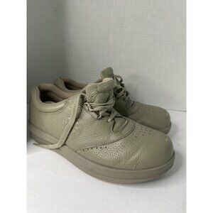 P.W. Minor Comfort Women's Walking Shoes Sz 8 khaki Lace Up Sneakers